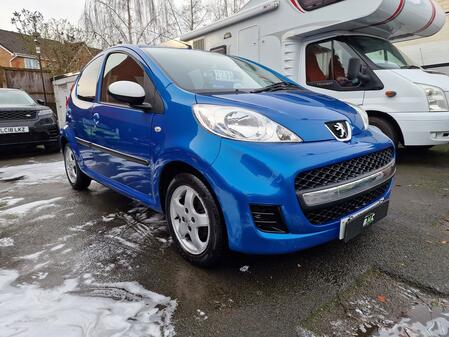 PEUGEOT 107 1.0 12V Sportium